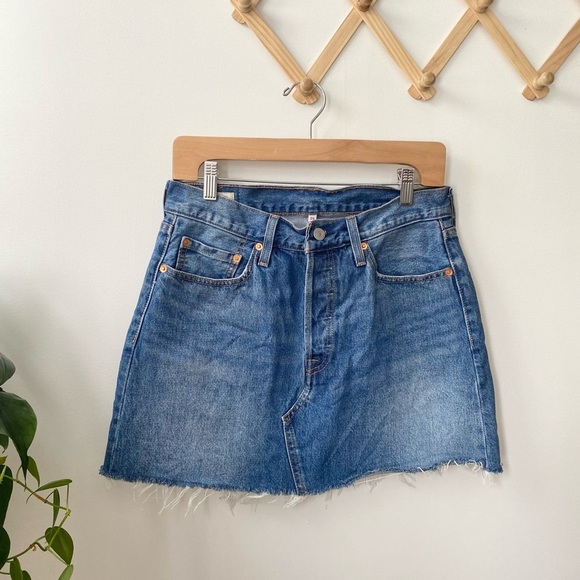 Levi’s denim skirt - Picture 1 of 4